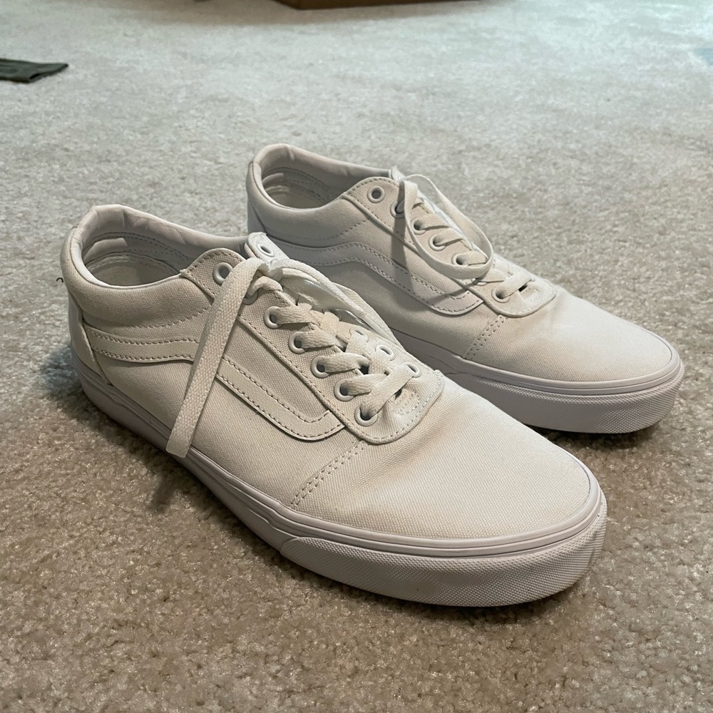 Like-new men's white vans old skool